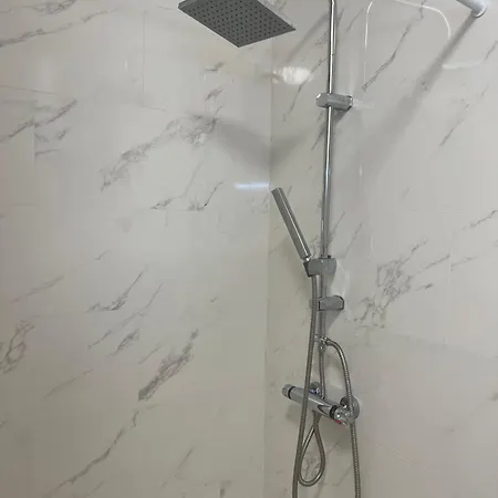 Bed & Breakfast In 4 Bedroom Penthouse With Stunning Patio